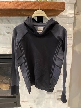 Athleta Run Hoodie Athletic Top — size L